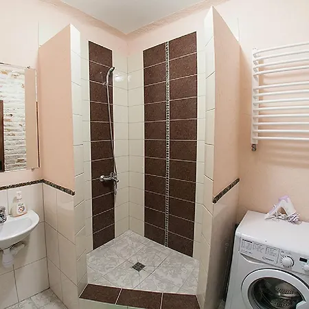 Virmenska Street Apartments: Central Two-Bedroom with Wi-Fi Lviv Exterior photo