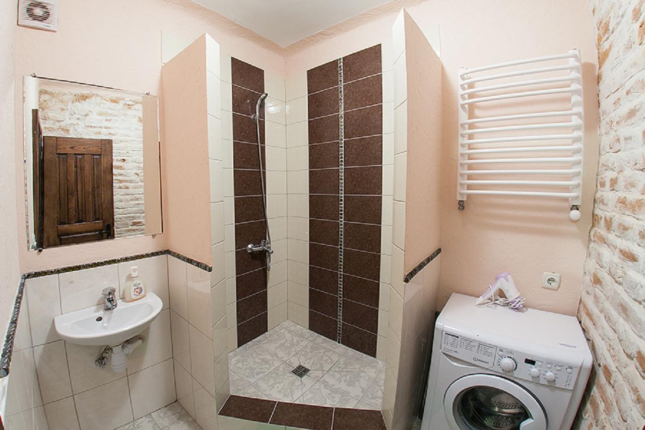 Virmenska Street Apartments: Two-bedroom With Wi-fi *