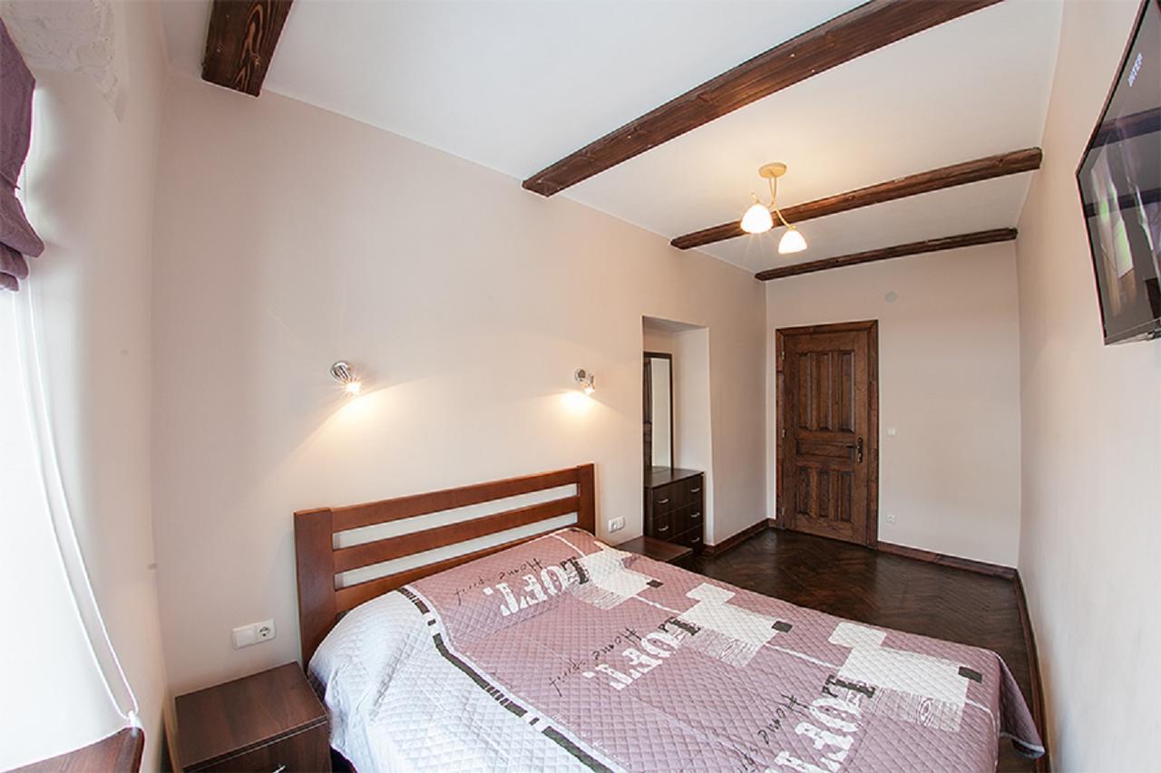Virmenska Street Apartments: Two-bedroom With Wi-fi Apartment *